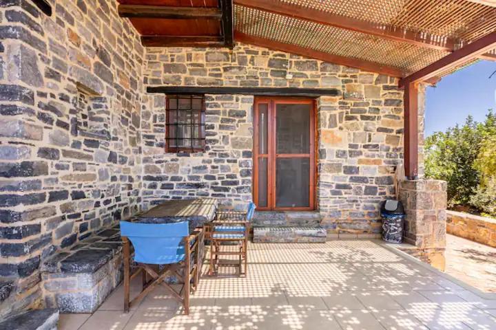 Traditional Stone House By The Sea... Kapetanianá Exterior foto